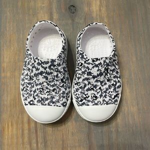 Native toddler shoes C4